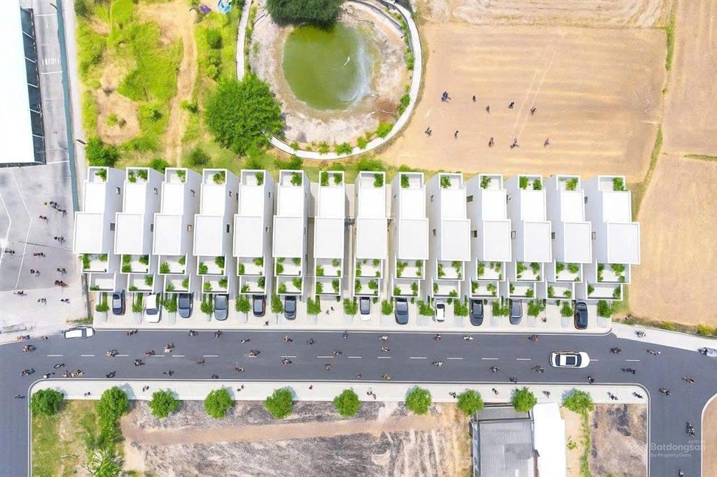 Đất chính chủ 100m2 shr, mặt tiền ql1a, trung tâm bến lức, long an