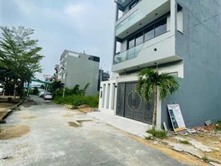 Đất phước kiển nhà bè 6x13.75m đối diện công viên xây dựng ngay, giá 5.9 tỷ
1368 lê văn lương