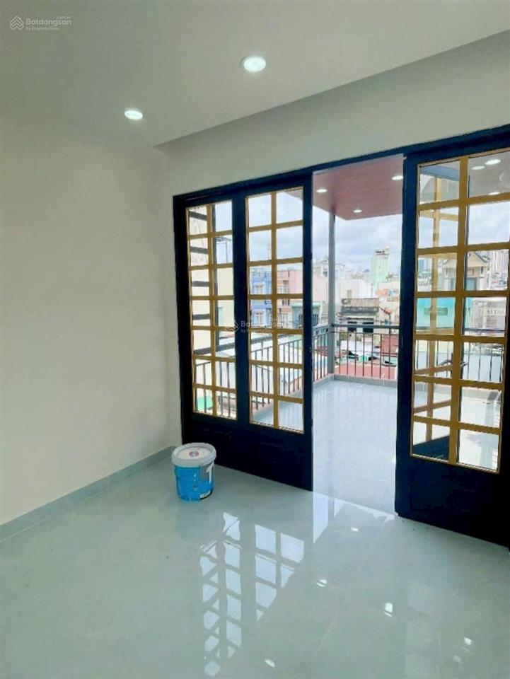 Bán nhà đẹp 3 tấm đường văn bơ 6 phòng ngủ không quy hoạch 150m2 giá 5ty550