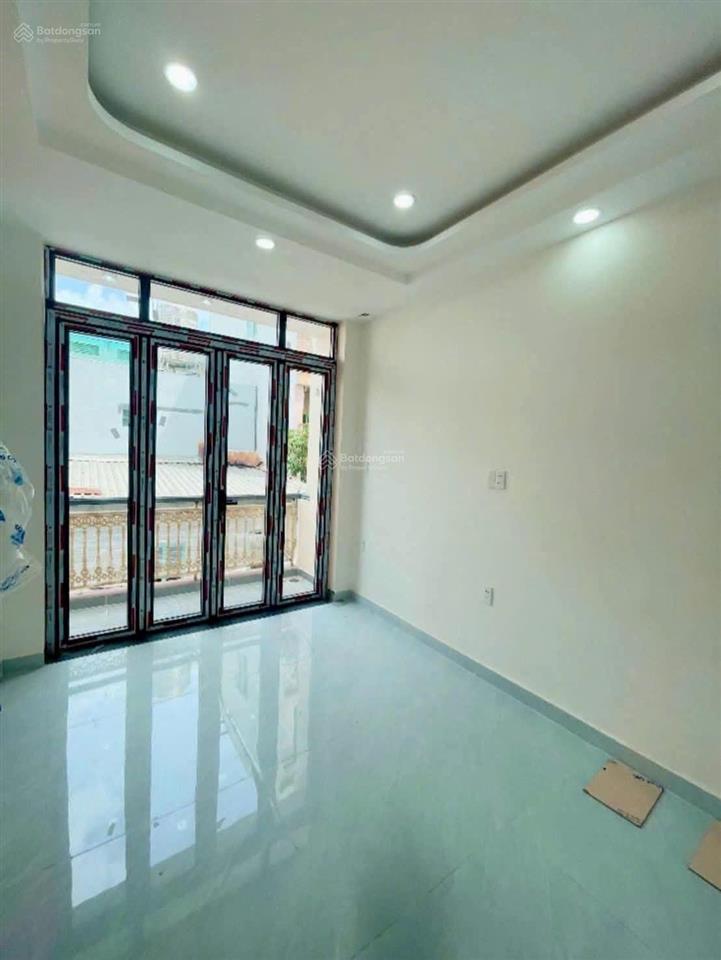 Bán nhà đẹp 3 tấm đường văn bơ 6 phòng ngủ không quy hoạch 150m2 giá 5ty550