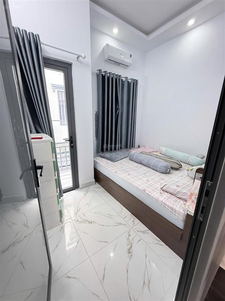Bán nhà nhà bè sát quận 7 1 trệt 2 lầu 4 phòng ngủ giá 2 tỷ 380