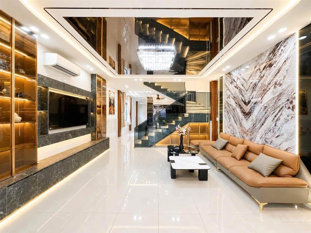 Bán nhà căn góc 2 mặt tiền thuận tiện kinh doanh, nhà sát bên q7 giá 6.5 tỷ