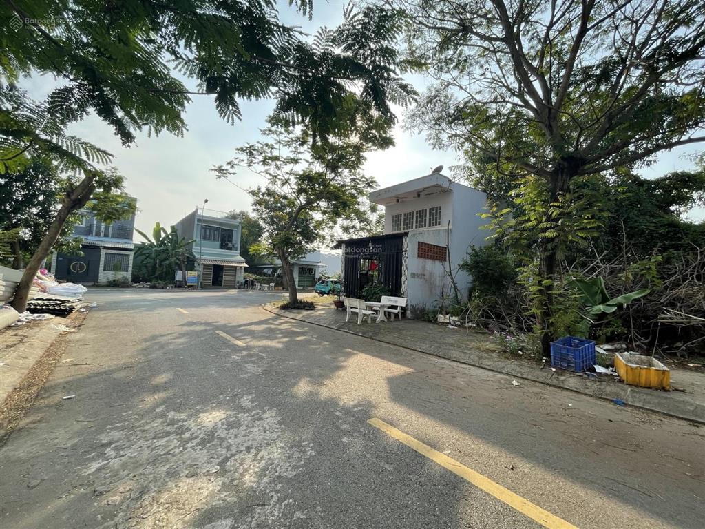 Cần bán lô đất kdc long hậu nam sài gòn. dt 5m x 18m hướng đông, giá 2 tỷ 350tr . sổ đỏ riêng.