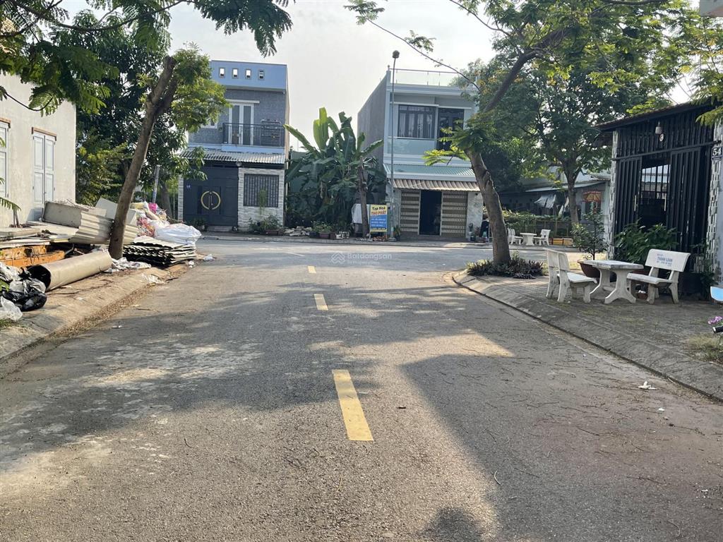 Cần bán lô đất kdc long hậu nam sài gòn. dt 5m x 18m hướng đông, giá 2 tỷ 350tr . sổ đỏ riêng.