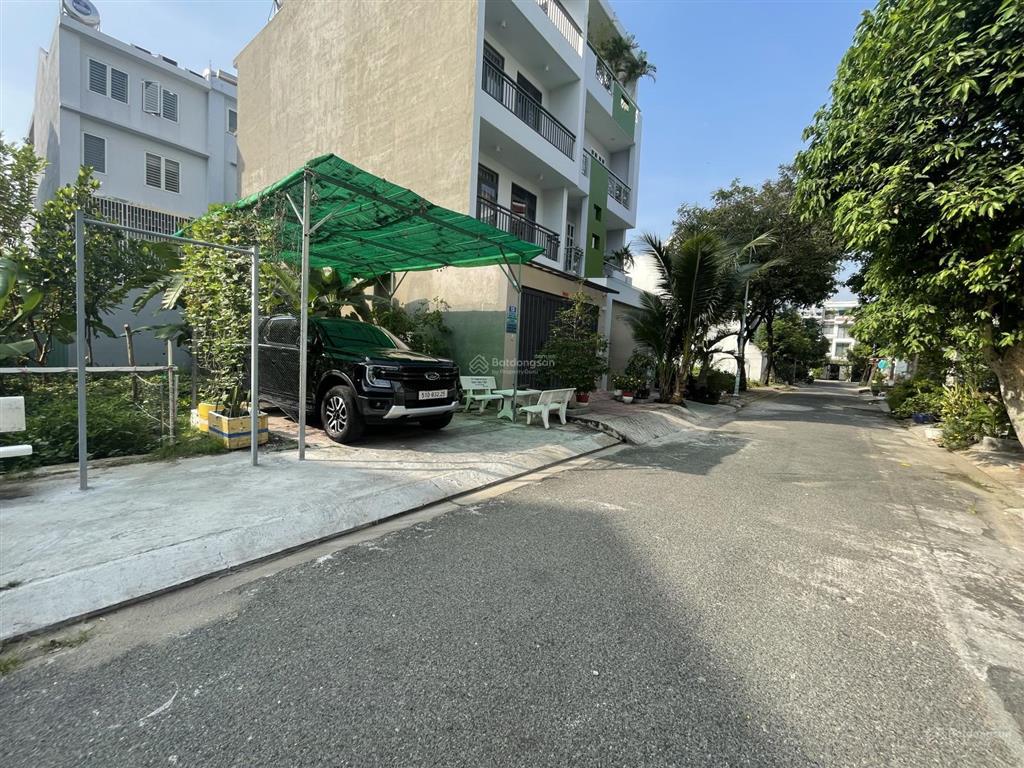 Cần bán lô đất kdc sadeco phước kiển a. dt 5m x 18m, vị trí đẹp. giá 9.5 tỷ. sổ hồng riêng