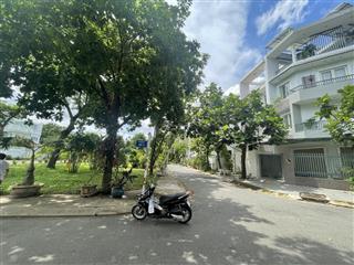 Bán lô đất đối diện công viên kdc sadeco phước kiển a. dt 5m x 19m, sổ đỏ riêng. giá 10,3 tỷ