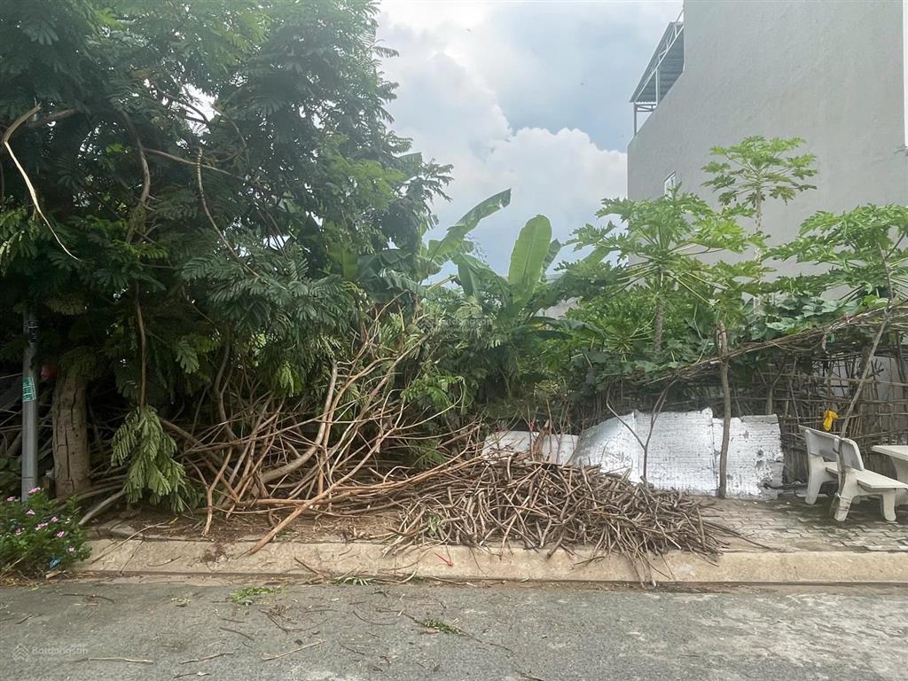 Cần bán lô đất kdc long hậu nam sài gòn. dt 5m x 20m giá 2,2 tỷ. sổ đỏ riêng