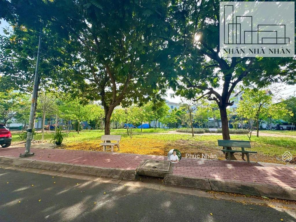 Đất 8x20 ngay đỗ pháp thuận xd hầm 4 tầng trực diện công viên, sát hồ cao đức lân  240tr/m2