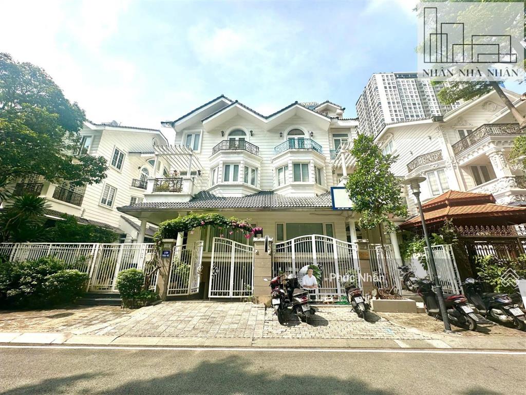 Giảm 10 tỷ! biệt thự saigon pearl 147m2 gần sông chính chủ sát q1 q2 thủ thiêm hầm 3 tầng compound