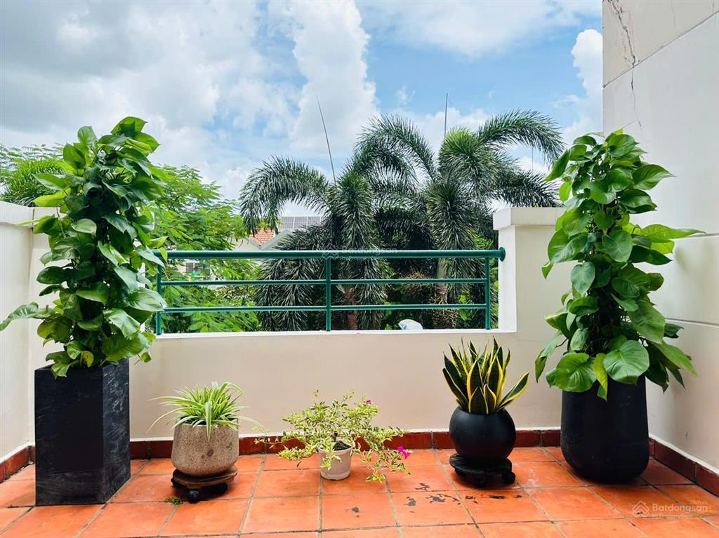 Chính chủ bán gấp căn hộ cc conic đông nam á 107,4 m2, 2pn, 2wc, nt đủ, sân vườn   0898 112 ***