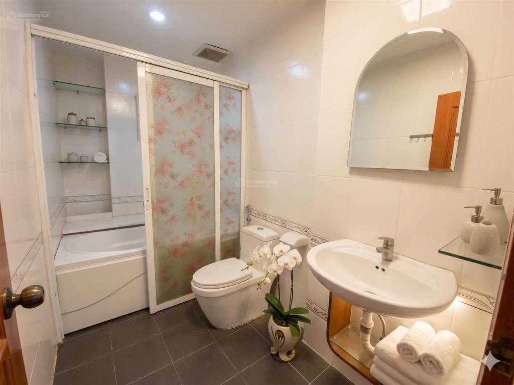 Chính chủ bán shophouse có căn hộ 3 pn ở trên mặt tiền 13,8m cực hiếm