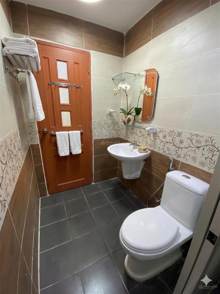 Chính chủ bán shophouse có căn hộ 3 pn ở trên mặt tiền 13,8m cực hiếm