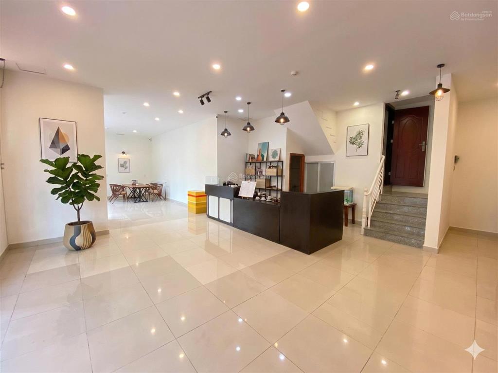 Chính chủ bán shophouse có căn hộ 3 pn ở trên mặt tiền 13,8m cực hiếm