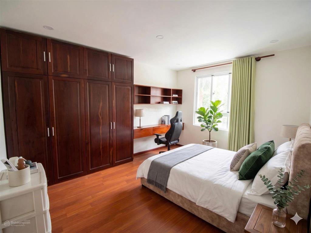 Chính chủ bán shophouse có căn hộ 3 pn ở trên mặt tiền 13,8m cực hiếm