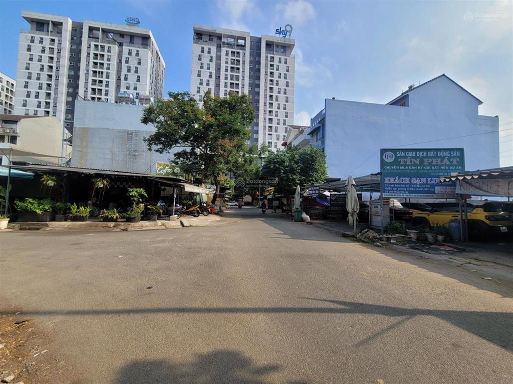 Bán đất 6x25,3m mt kinh doanh trước chung cư sky9, kdc khang an