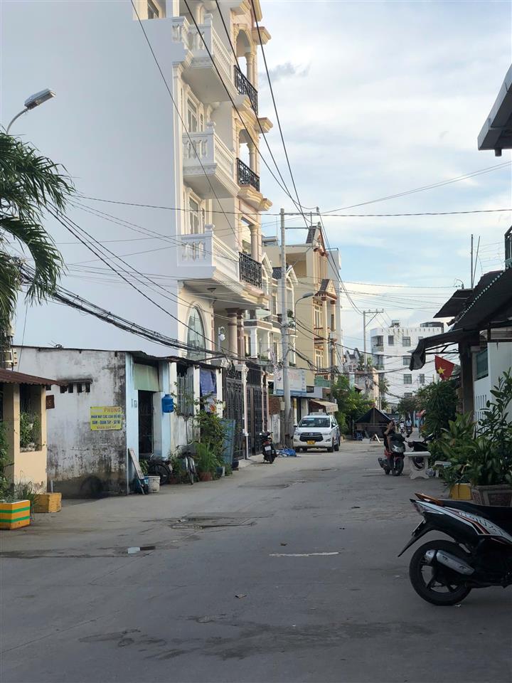 Bán dãy trọ 5x30m cách mt lê văn thịnh chỉ 300m, dt 5x30m, đang có thu nhập 20tr/th , giá chỉ 15 tỷ