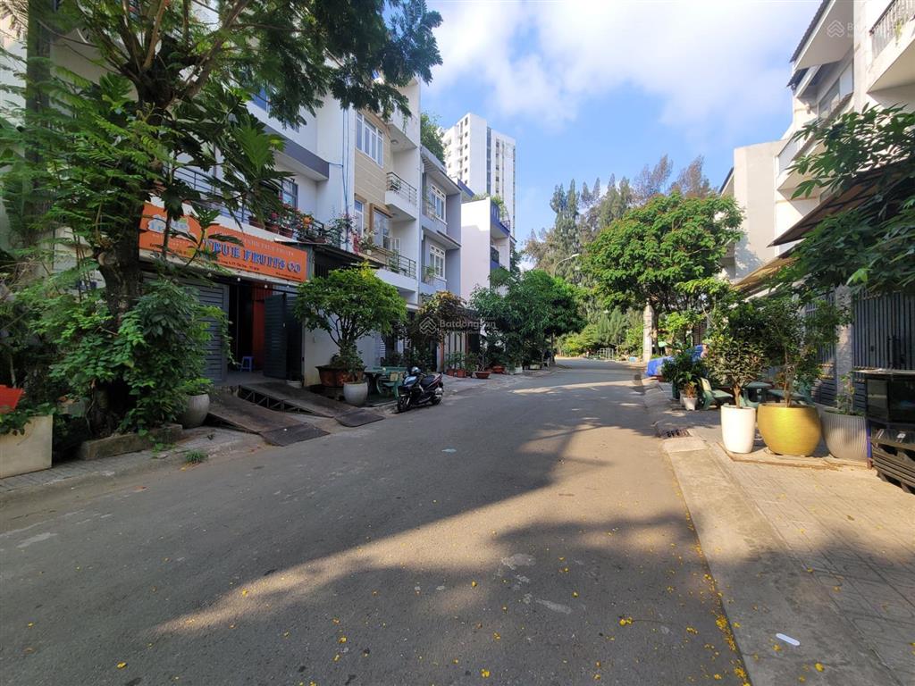 Bán nhà 4 tầng kdc hưng phú đường liênphường, dt 8x18m ( 144m2 ) giá chỉ 18 tỷ