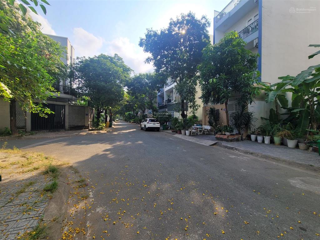 Bán nhà 4 tầng kdc hưng phú đường liênphường, dt 8x18m ( 144m2 ) giá chỉ 18 tỷ