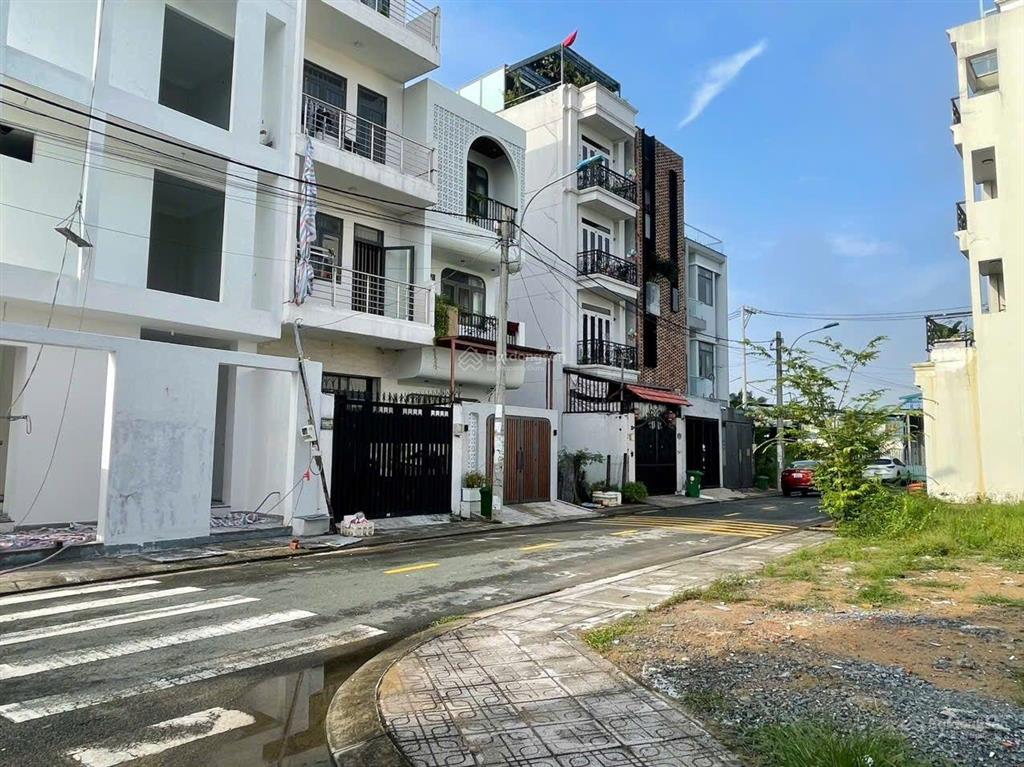 Bán đất đường liên phường, dt 4x16,3 (57.2m2) giá chỉ 5,7 tỷ