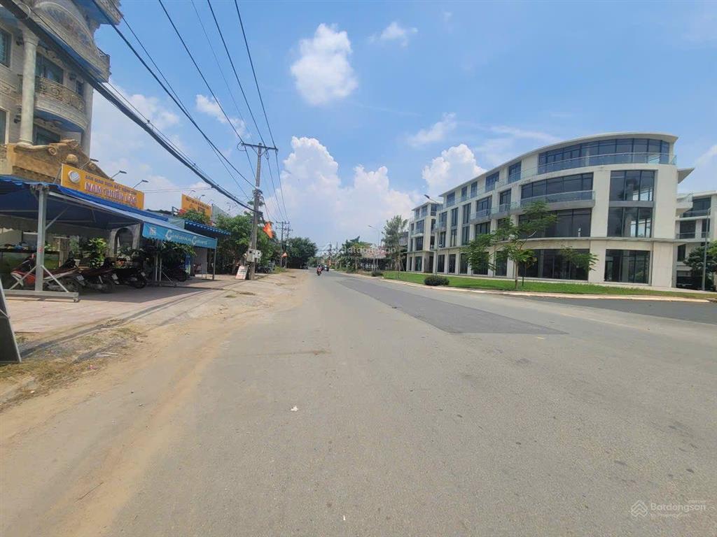 Siêu phẩm mặt tiền đường bưng ông thoàn, dt 5x28,4m (141,9m2) giá chỉ 96tr/m2