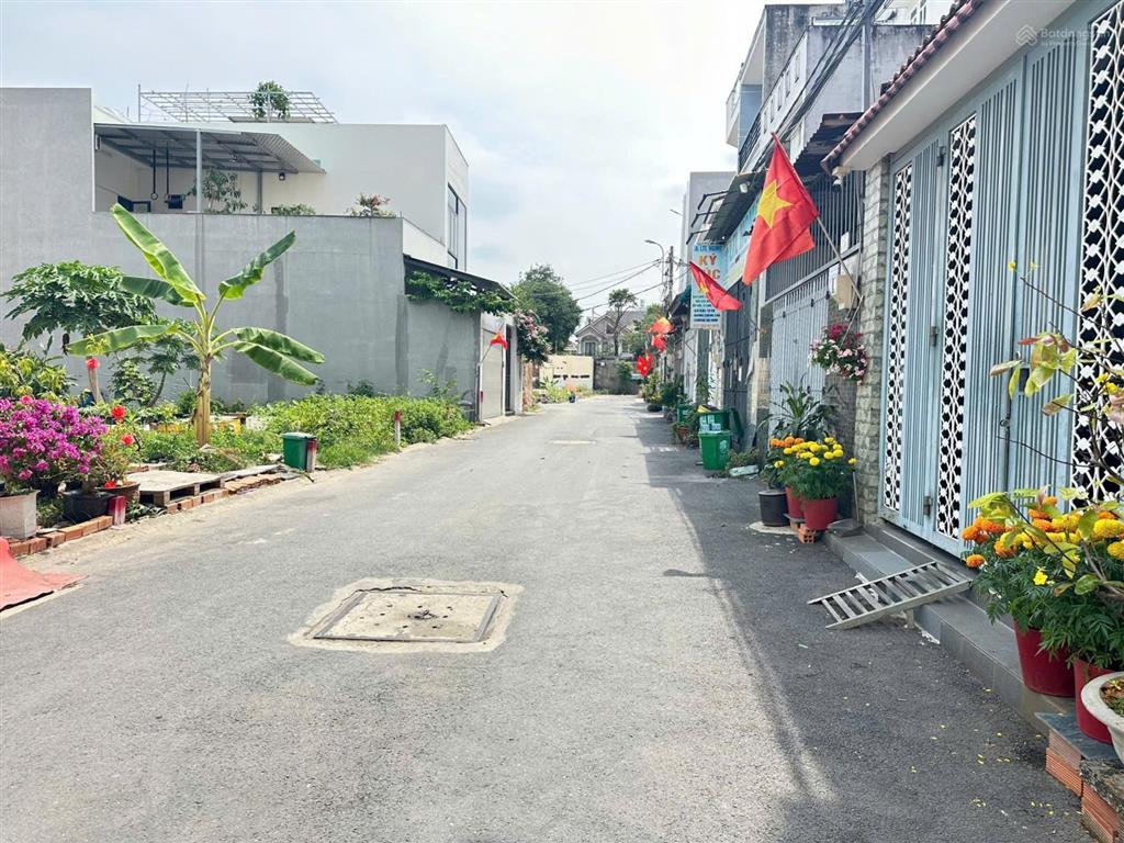 Chỉ 5,5 tỷ/ 52.4m2 đất, sổ sẵn đường 339 phước long b