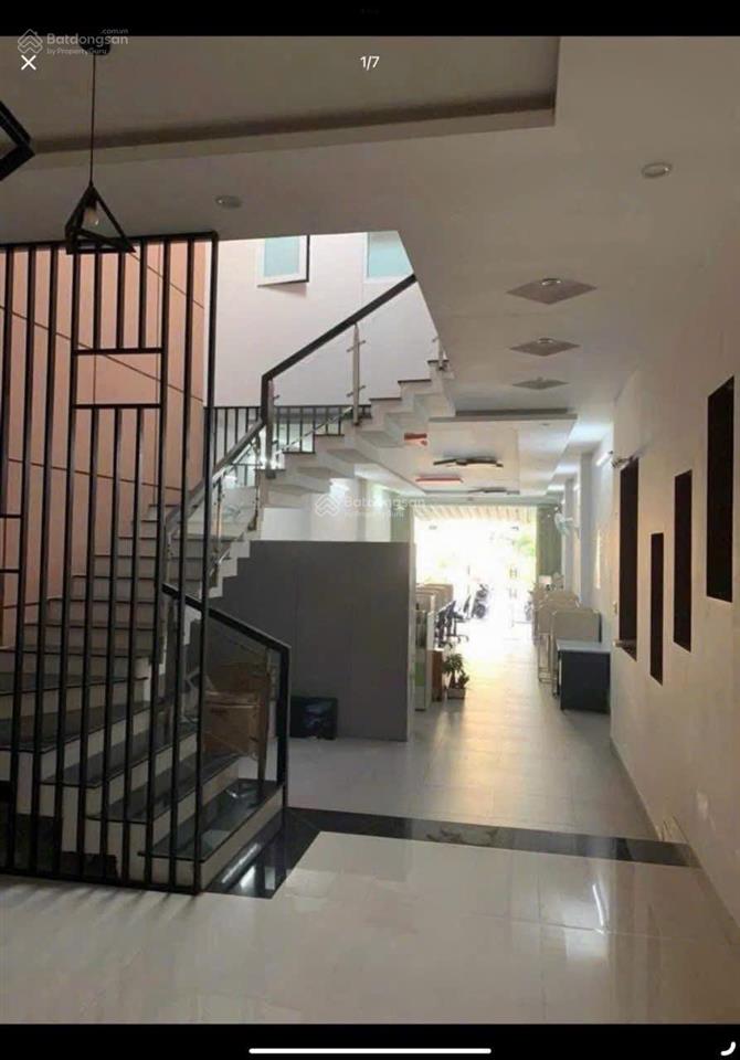 Bán nhà 2 tầng 137m2 đường phùng hưng thông biển giá tốt