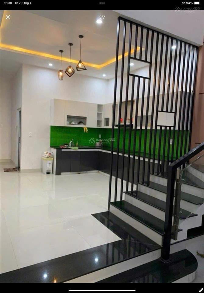 Bán nhà 2 tầng 137m2 đường phùng hưng thông biển giá tốt