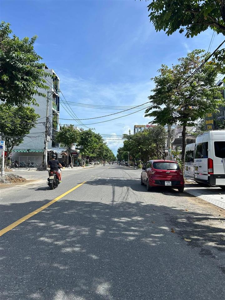 Bán nhà 2 tầng 137m2 đường phùng hưng thông biển giá tốt