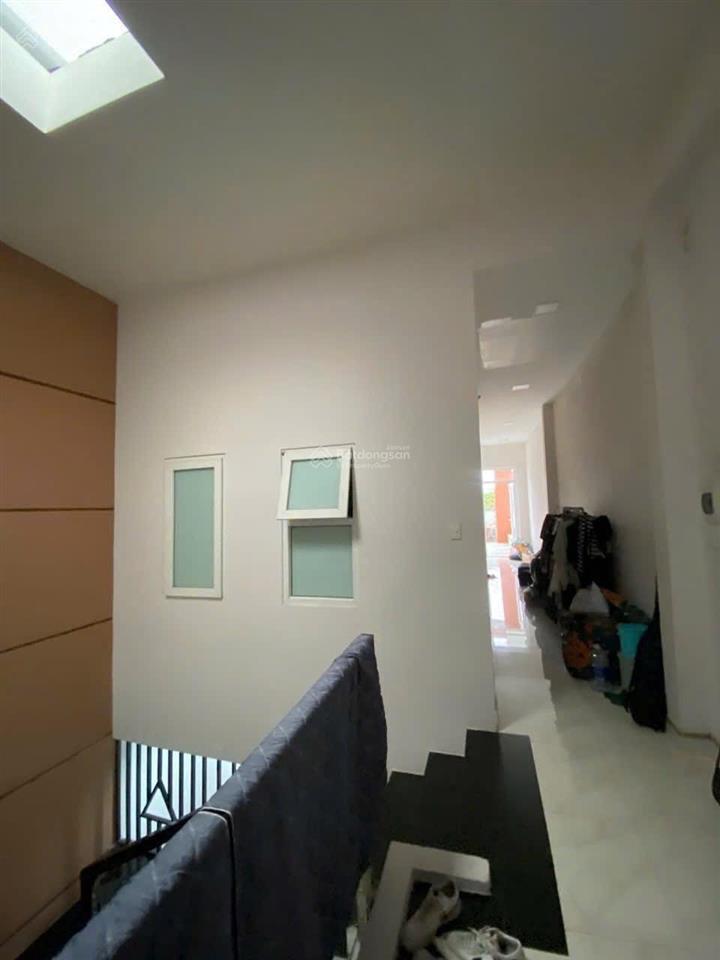 Bán nhà 2 tầng 137m2 đường phùng hưng thông biển giá tốt