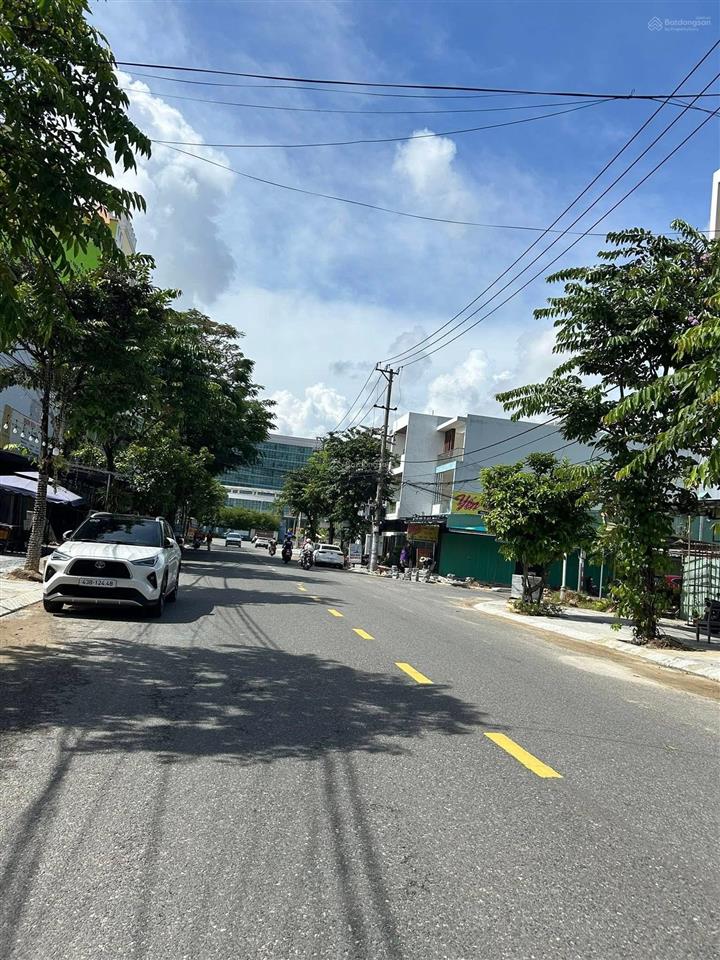 Bán nhà 2 tầng 137m2 đường phùng hưng thông biển giá tốt