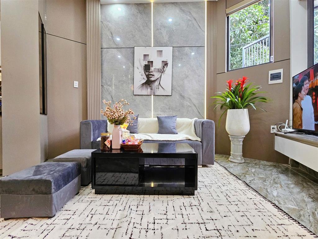 Bán nhà 3 tầng mới xây full nội thất kiệt trường chinh giá tốt