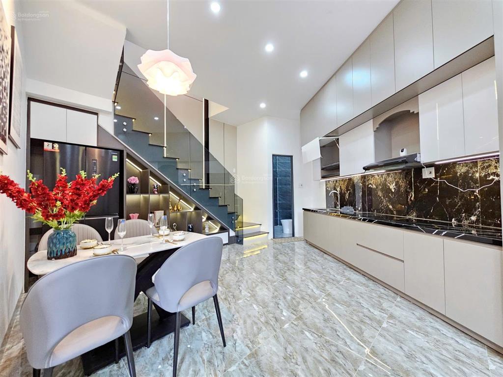 Bán nhà 3 tầng mới xây full nội thất kiệt trường chinh giá tốt