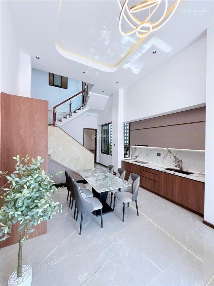Bán nhà 3 tầng mới full nội thất mặt tiền đường nguyễn như hanh 102m2 giá tốt
