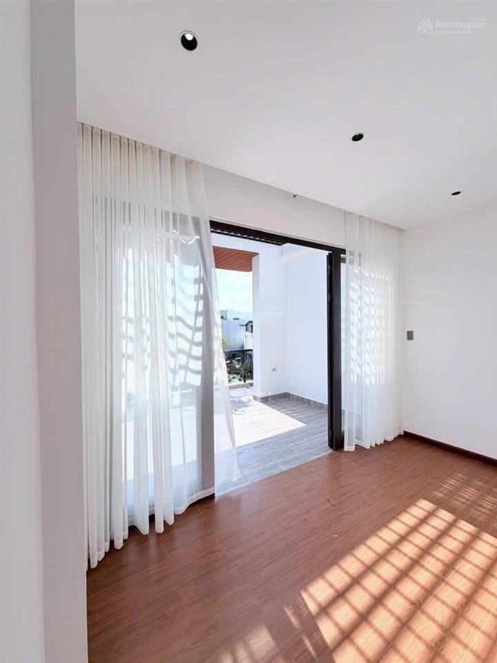 Bán nhà 3 tầng mới full nội thất mặt tiền đường nguyễn như hanh 102m2 giá tốt