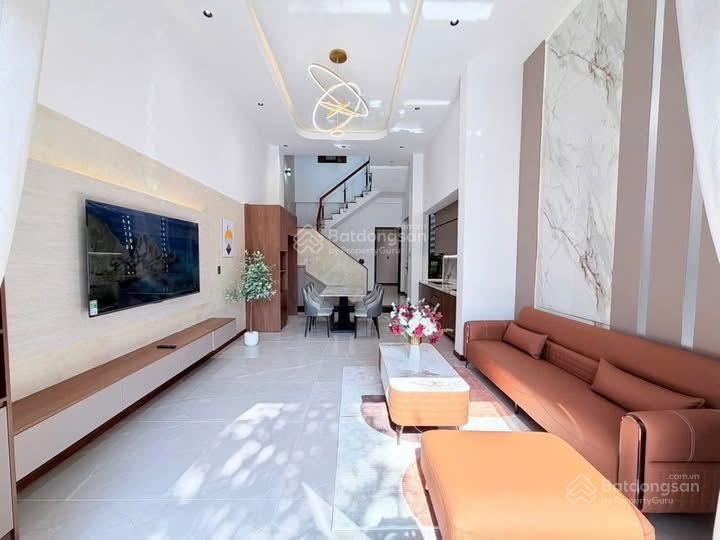 Bán nhà 3 tầng mới full nội thất mặt tiền đường nguyễn như hanh 102m2 giá tốt