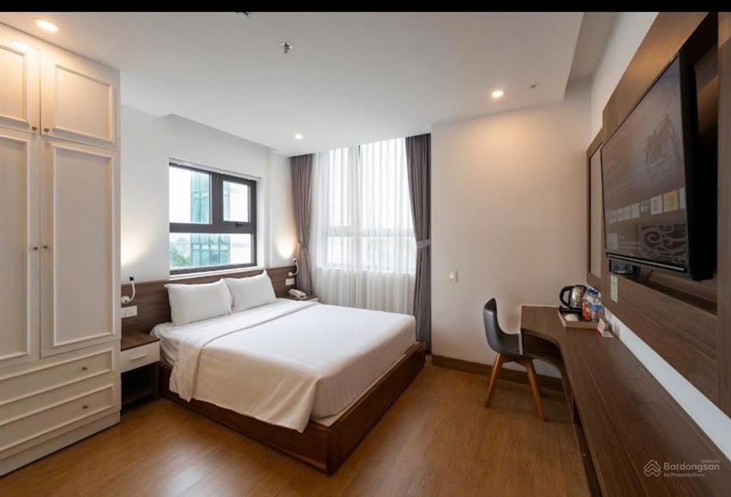 Bán khách sạn đặng tất 48 phòng view đẹp, có nhà hàng, dòng tiền 90tr/tháng