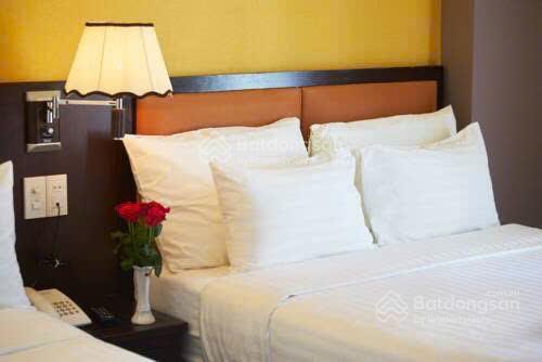 Bán khách sạn phố hùng vương, nha trang, cách biển trần phú 300m2 dòng tiền 720 tr/năm