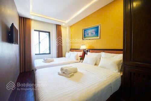 Bán khách sạn phố hùng vương, nha trang, cách biển trần phú 300m2 dòng tiền 720 tr/năm