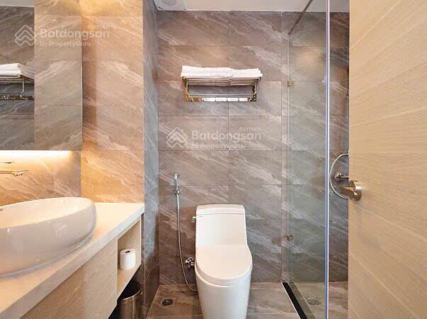 Bán khách sạn 3 sao cách biển trần phú nha trang 300 m . phường nha trang khánh hoà
