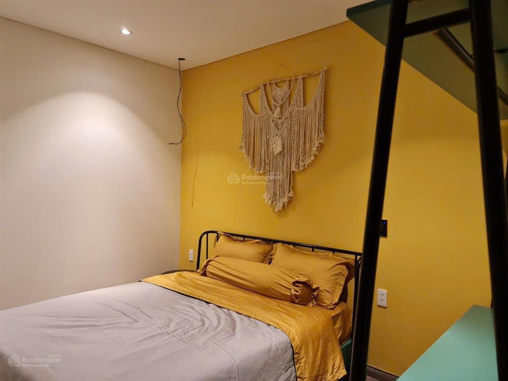 Cho thuê căn 2 pn monarchy  full nội thất vị trí trung tâm