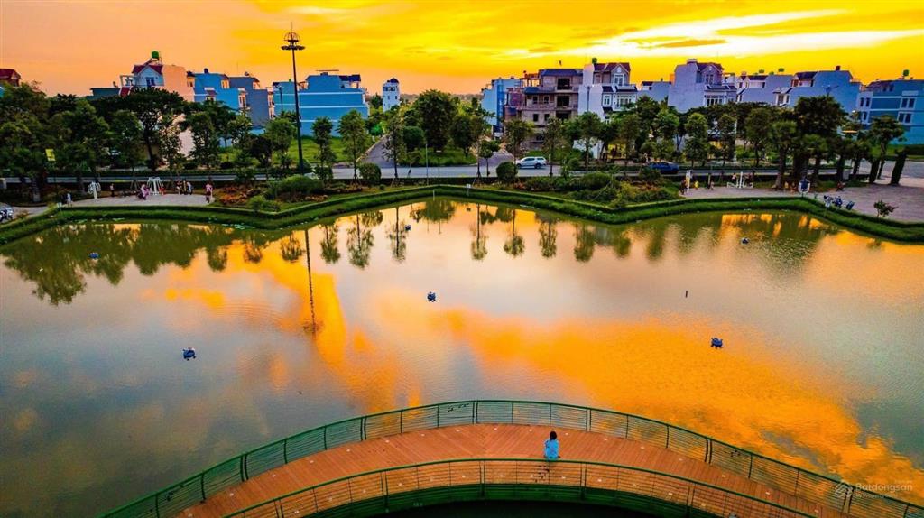 "bài toán đầu tư không đối thủ" tại the royal five star eco city booking 1 tặng 1  0972 806 ***