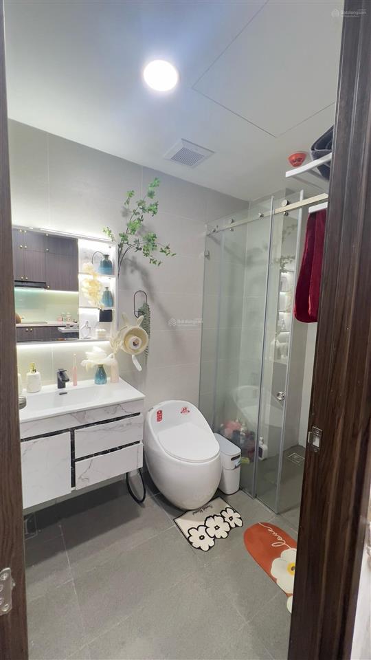 Bán căn hộ 32m2  mt tạ quang bửu  phường 6  q8  có sổ hồng chỉ 2.4 tỷ  0972 806 ***