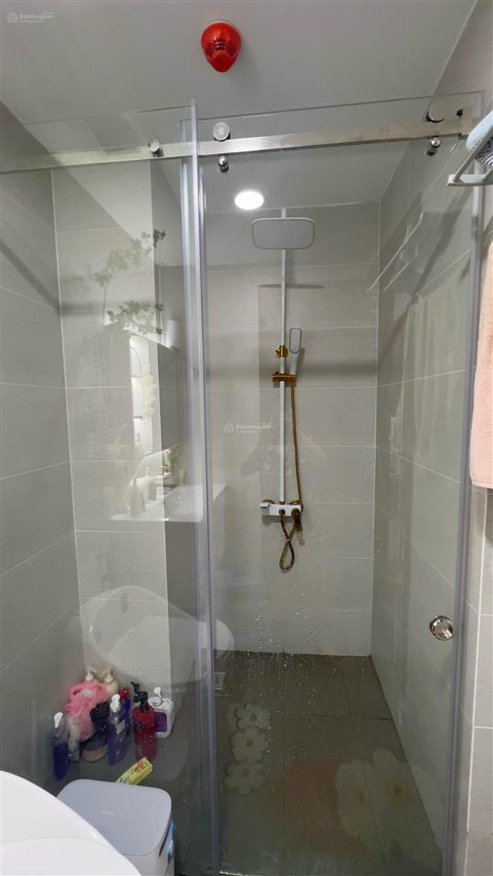 Bán căn hộ 32m2  mt tạ quang bửu  phường 6  q8  có sổ hồng chỉ 2.4 tỷ  0972 806 ***