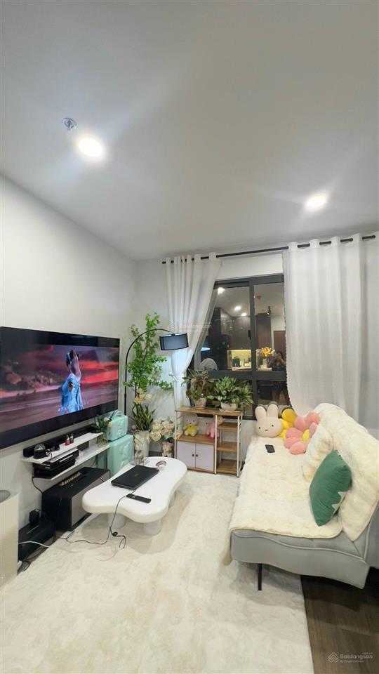 Bán căn hộ 32m2  mt tạ quang bửu  phường 6  q8  có sổ hồng chỉ 2.4 tỷ  0972 806 ***