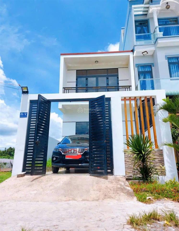 Cần tiền bán gấp nhà 2 tầng ngang 5m, full thổ cư, gần ql22 & vinhomes