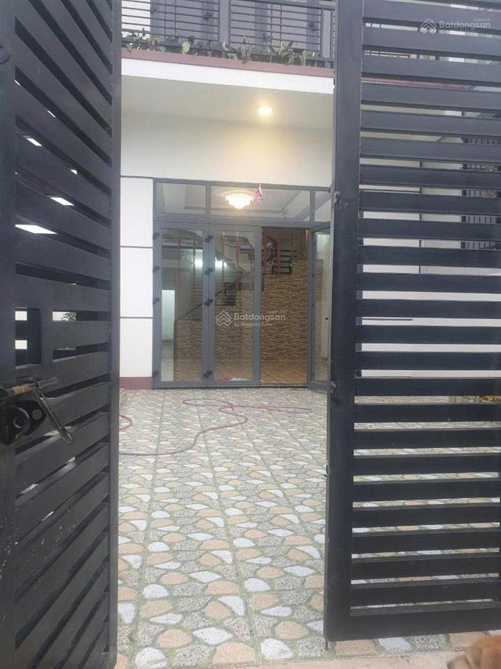Cần tiền bán gấp nhà 2 tầng ngang 5m, full thổ cư, gần ql22 & vinhomes