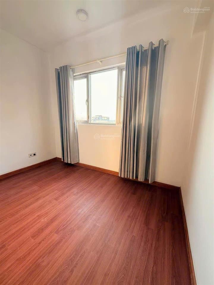 Bán căn hộ ruby chỉ 4 tỷ 3, đã có sổ hồng, 2 phòng ngủ nhà thoáng, sáng. nội thất có sẵn giao ngay