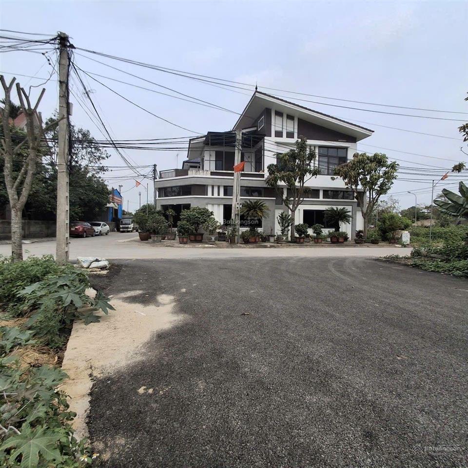 Chính chủ cần bán lô đất phường vinh phú (kim mỹ) đường trước đất 8m thông thoáng.  0985 475 ***