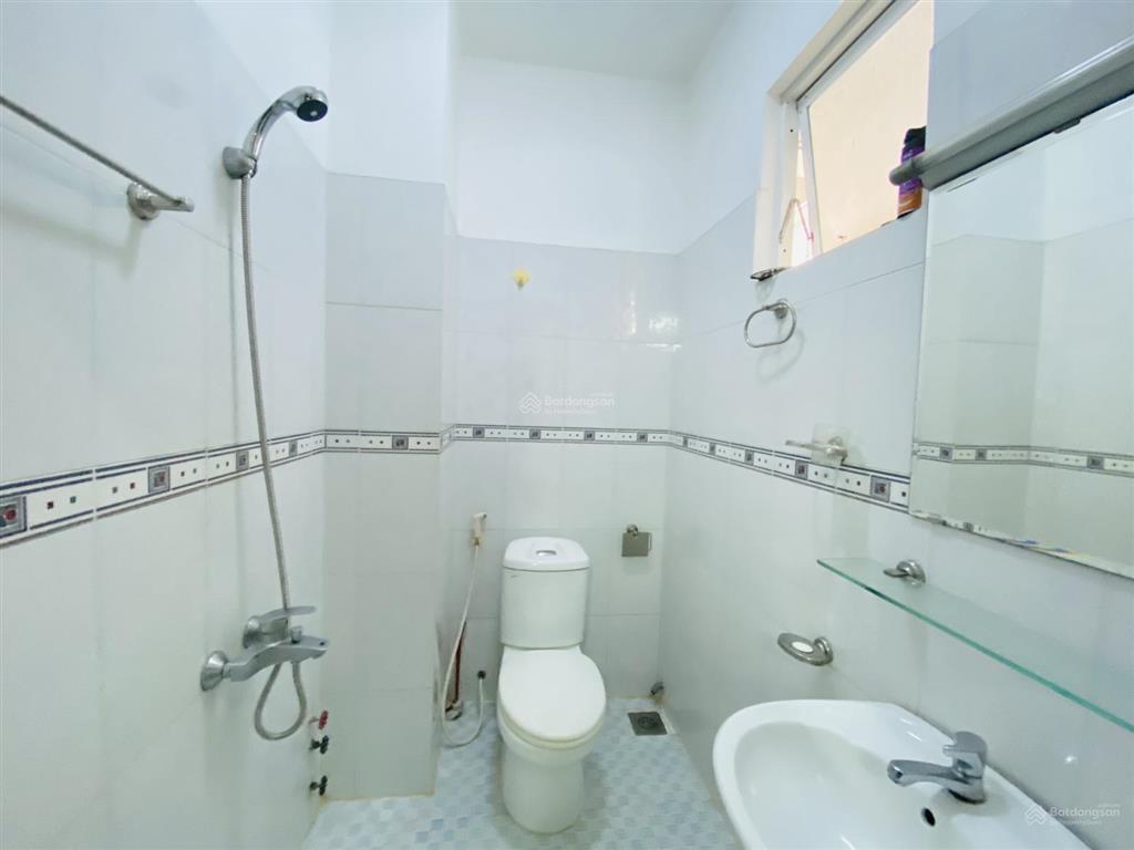 Phòng cao cấp, đầy đủ tiện nghi. đc 18a/17. gần đài truyền hình và trường khoa học xã hộinhân văn