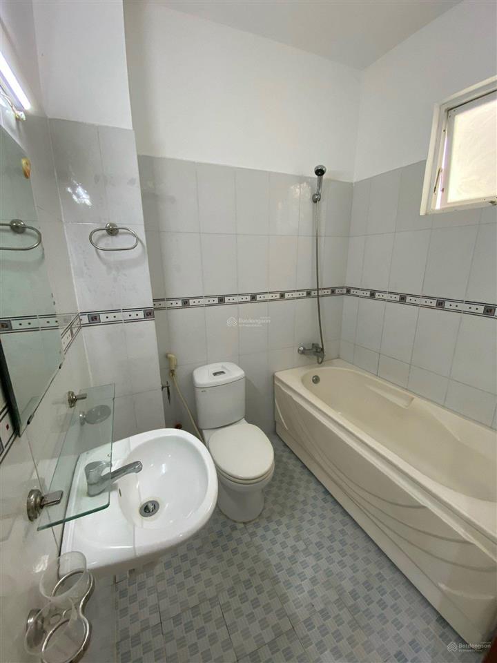 Phòng cao cấp, đầy đủ tiện nghi. đc 18a/17. gần đài truyền hình và trường khoa học xã hộinhân văn